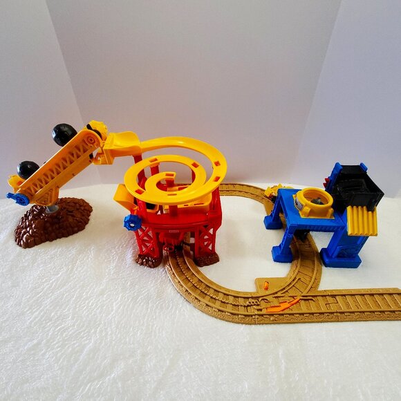 GeoTrax Lift N' Load Quarry Construction Set Front End Loader Trains Coal Mine - Picture 1 of 12